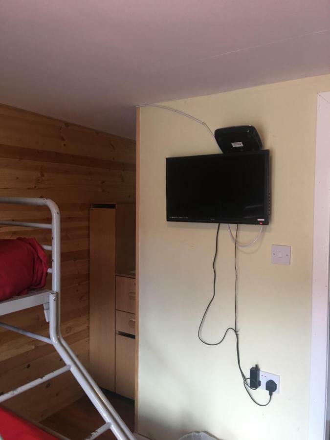 1 Lochness Rooms&Hostel Друмнадрочит Экстерьер фото